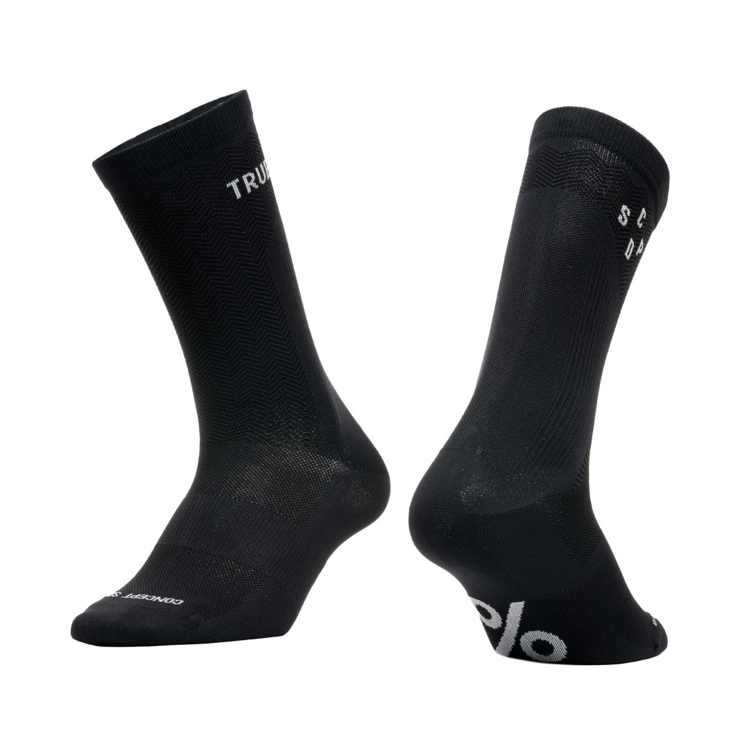 Stay True Socks – [Black]